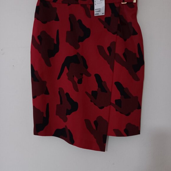 Red and Black skirt - Picture 6 of 7